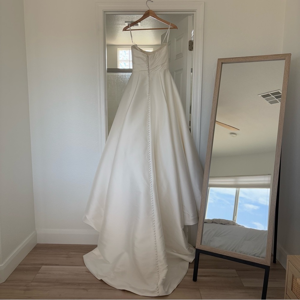 Justin Alexander Estelle Wedding Dress - Picture 3 of 16